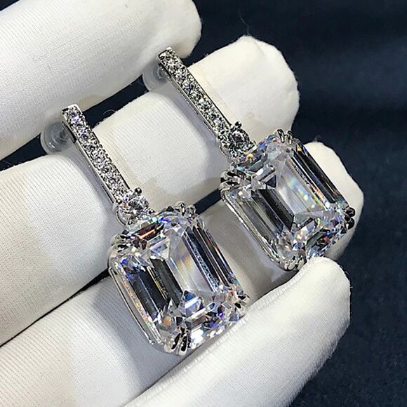 High-Quality Simulated Diamond Baguette Cut Dangle Earrings – Maximum Sparkle ✨ - Picture 3 of 10
